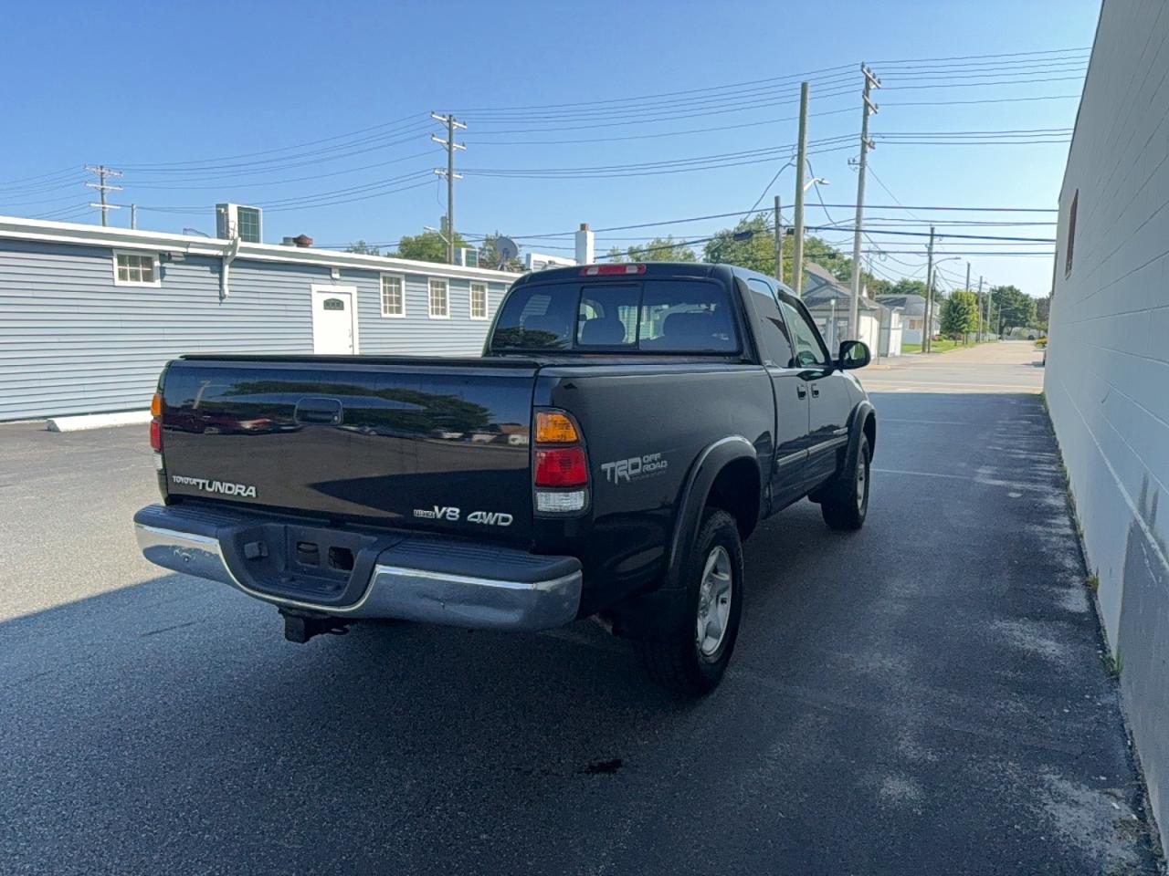 2004 TOYOTA TUNDRA