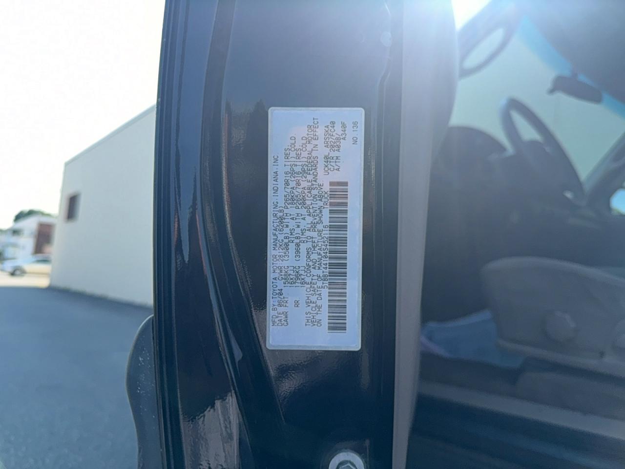 2004 TOYOTA TUNDRA
