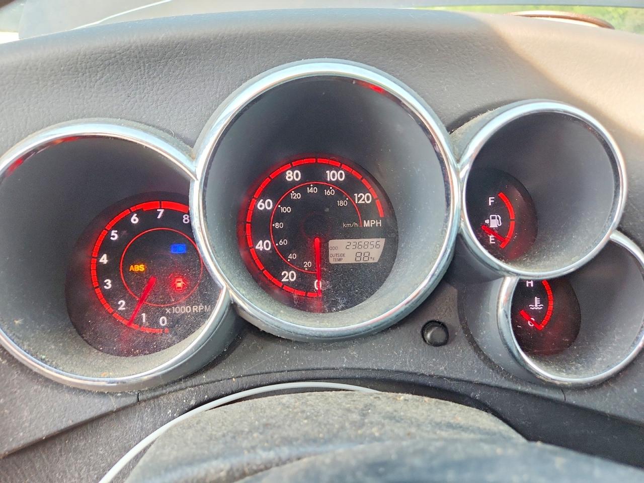 2004 PONTIAC VIBE