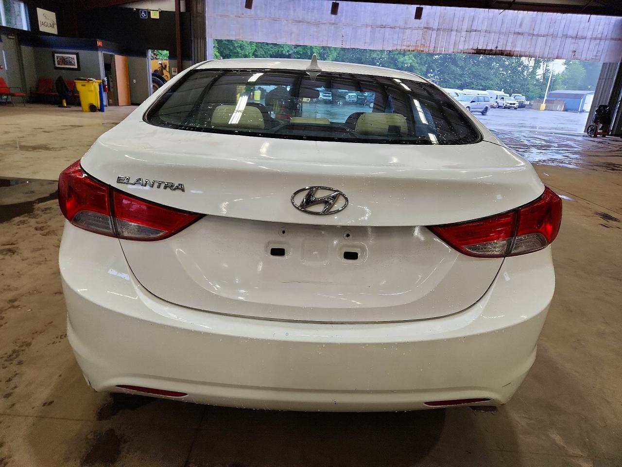 2012 HYUNDAI ELANTRA