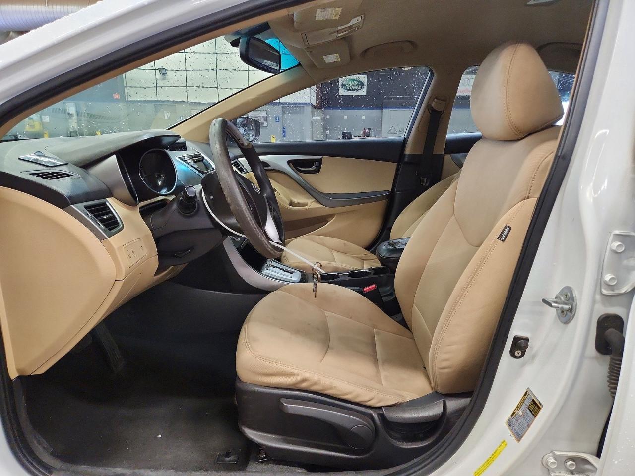 2012 HYUNDAI ELANTRA