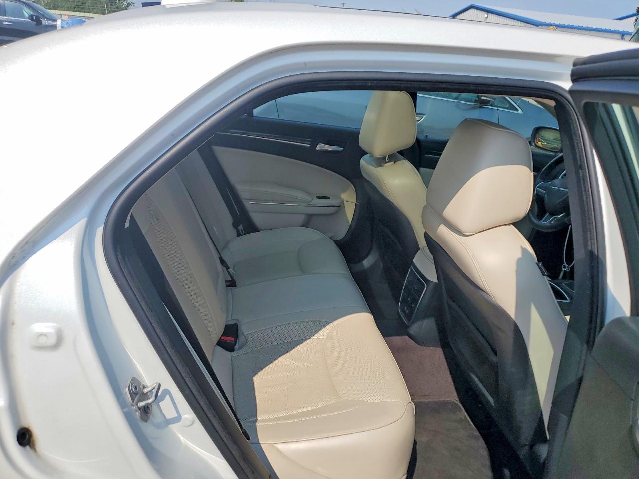 2016 CHRYSLER 300