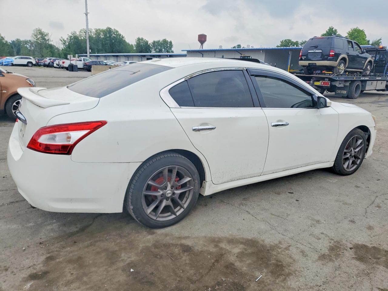 2010 NISSAN MAXIMA