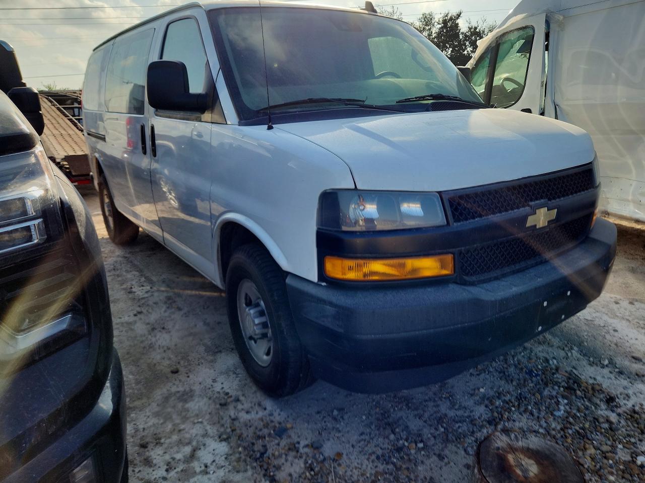 2021 CHEVROLET EXPRESS