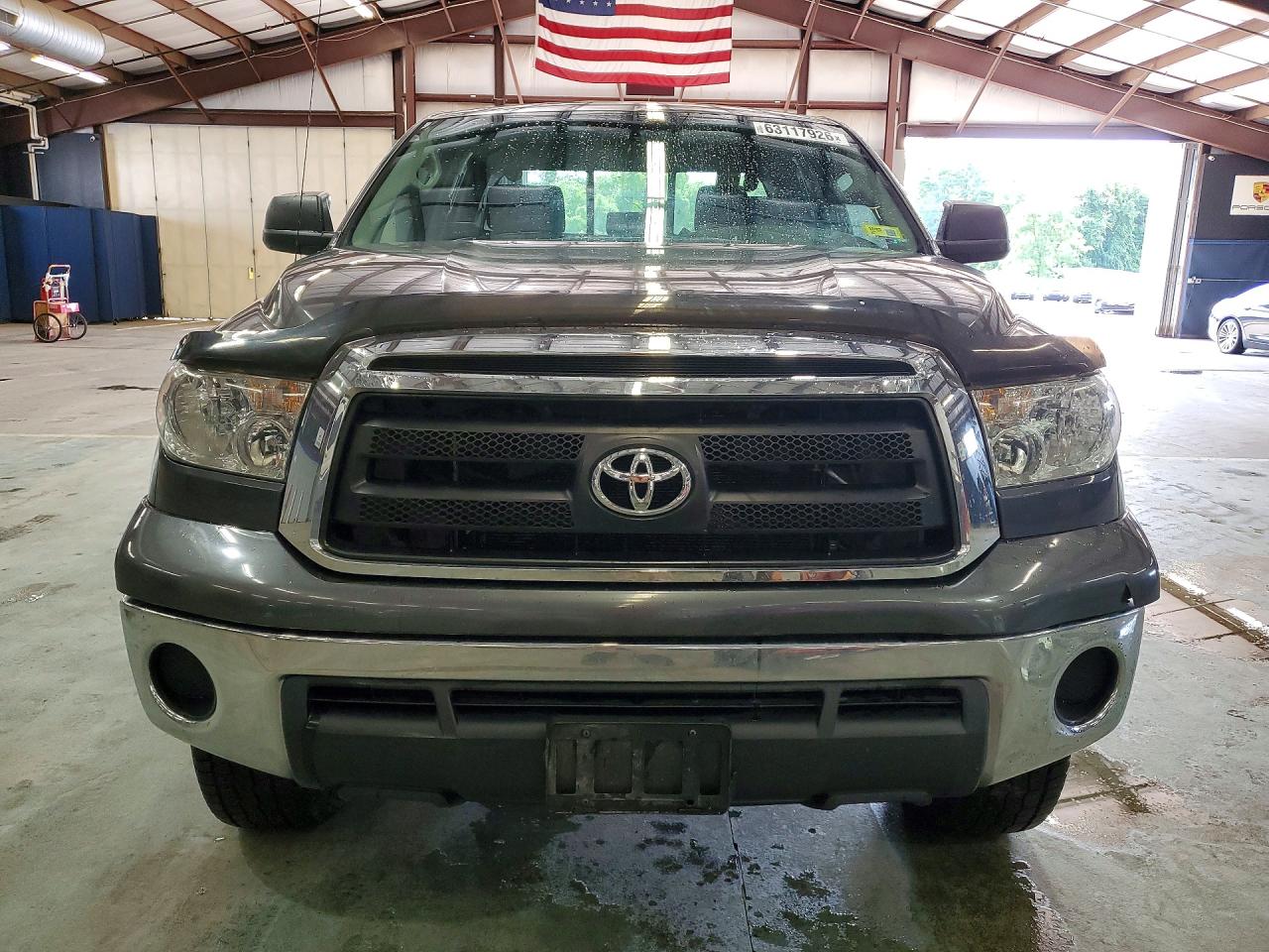 2011 TOYOTA TUNDRA