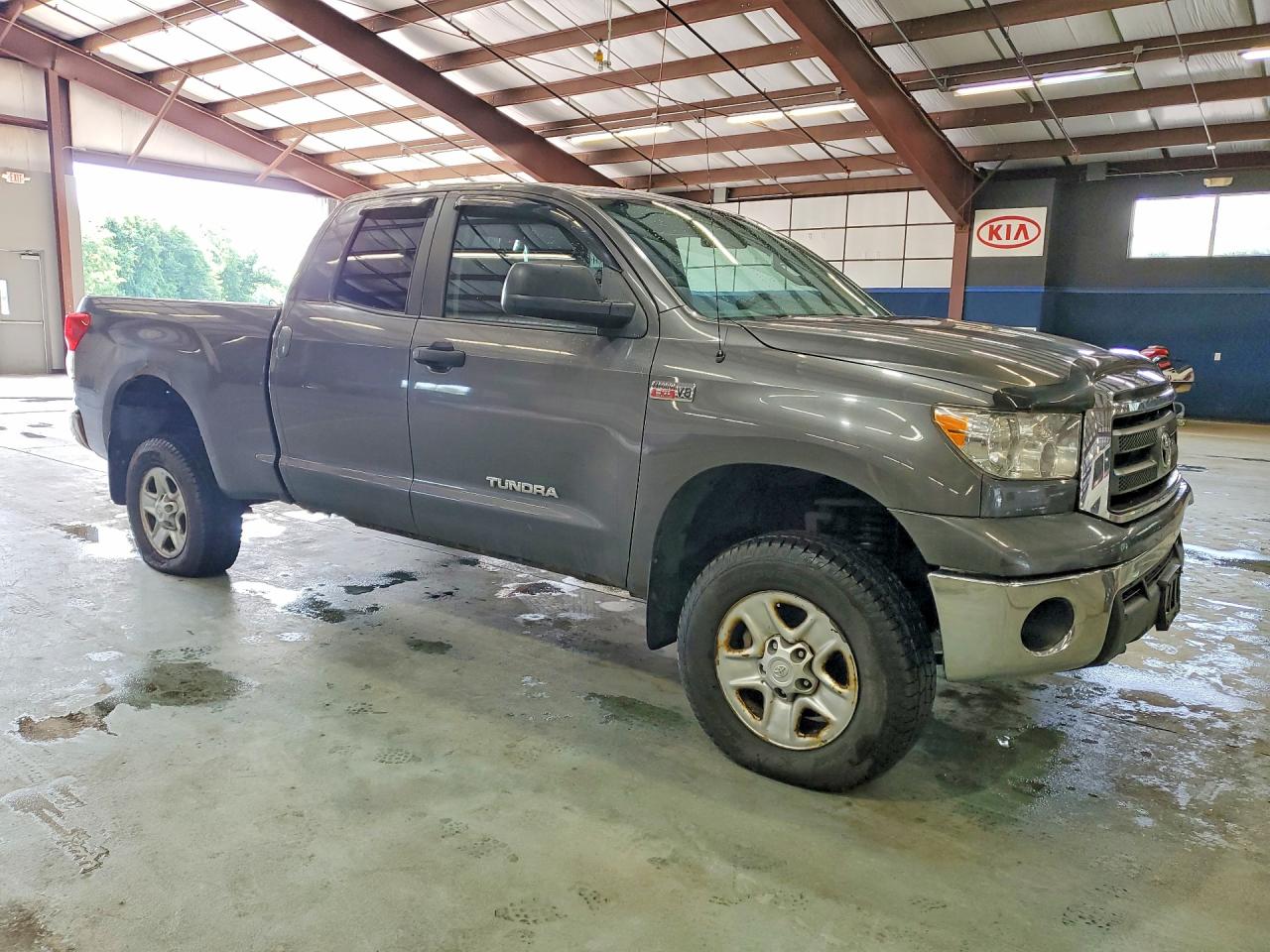 2011 TOYOTA TUNDRA