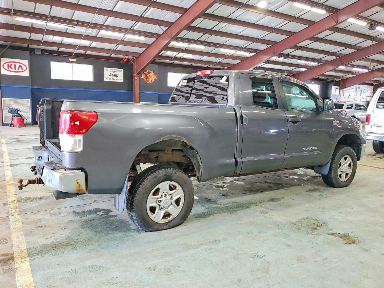 2011 TOYOTA TUNDRA