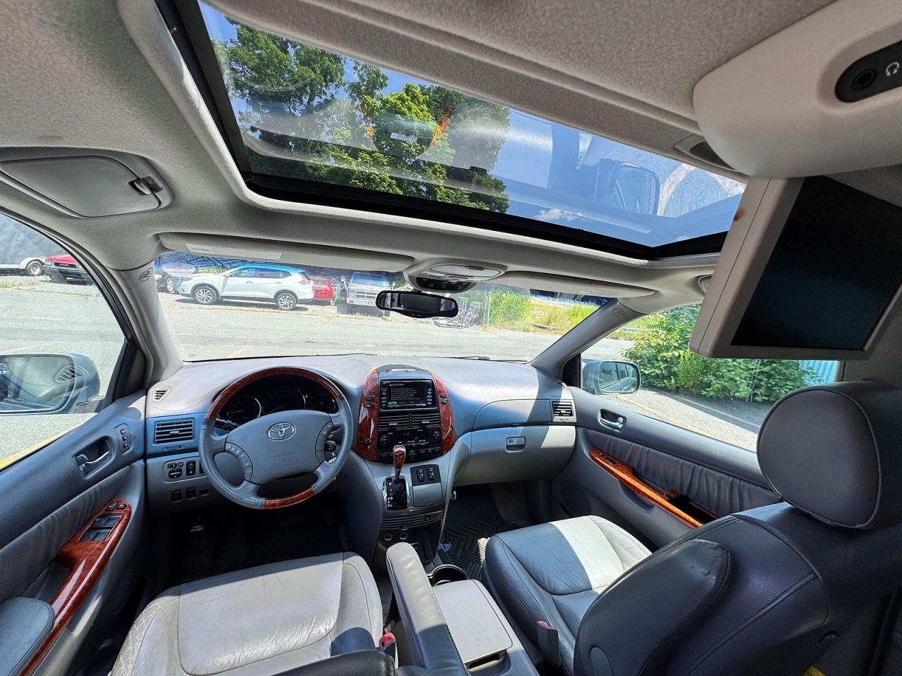 2006 TOYOTA SIENNA