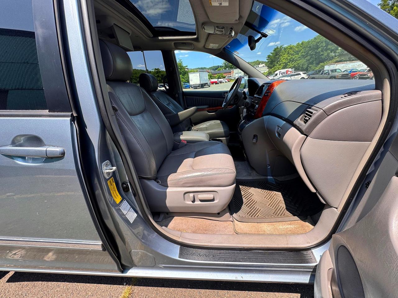 2006 TOYOTA SIENNA