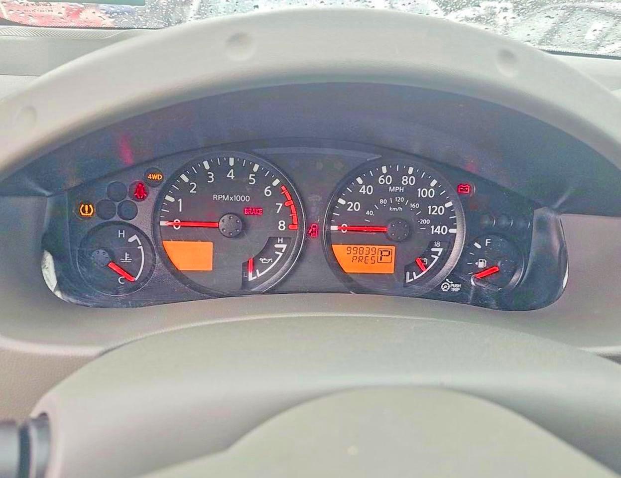 2011 NISSAN FRONTIER