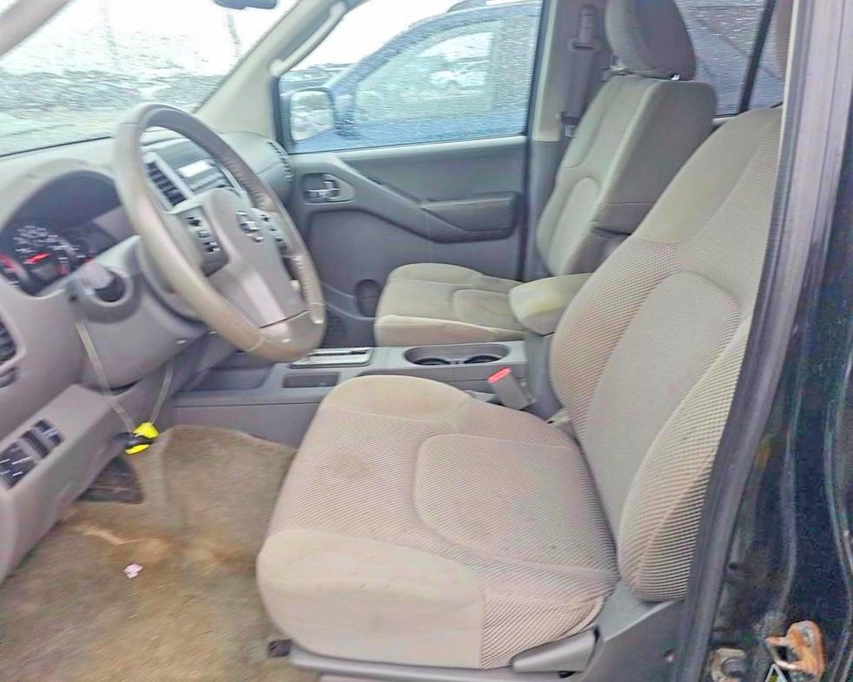 2011 NISSAN FRONTIER