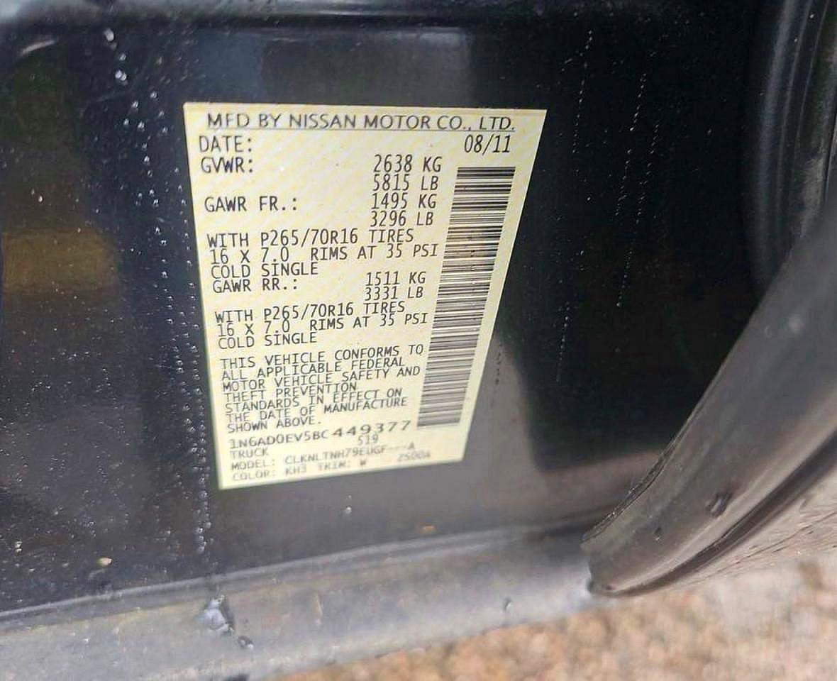 2011 NISSAN FRONTIER