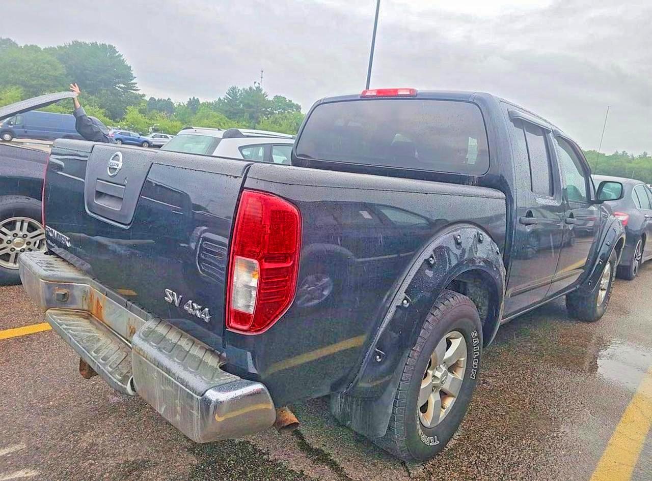 2011 NISSAN FRONTIER