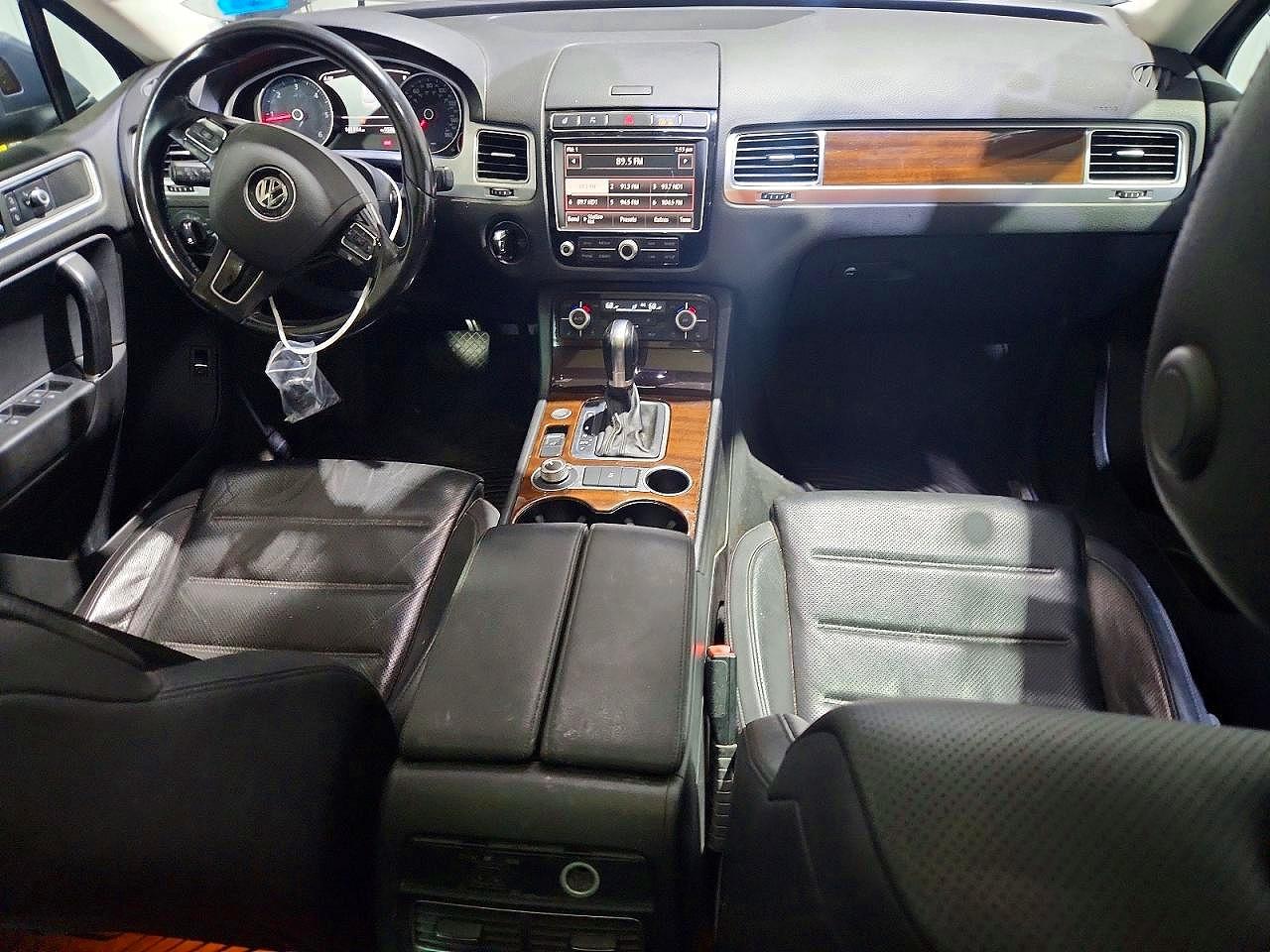 2016 VOLKSWAGEN TOUAREG TD