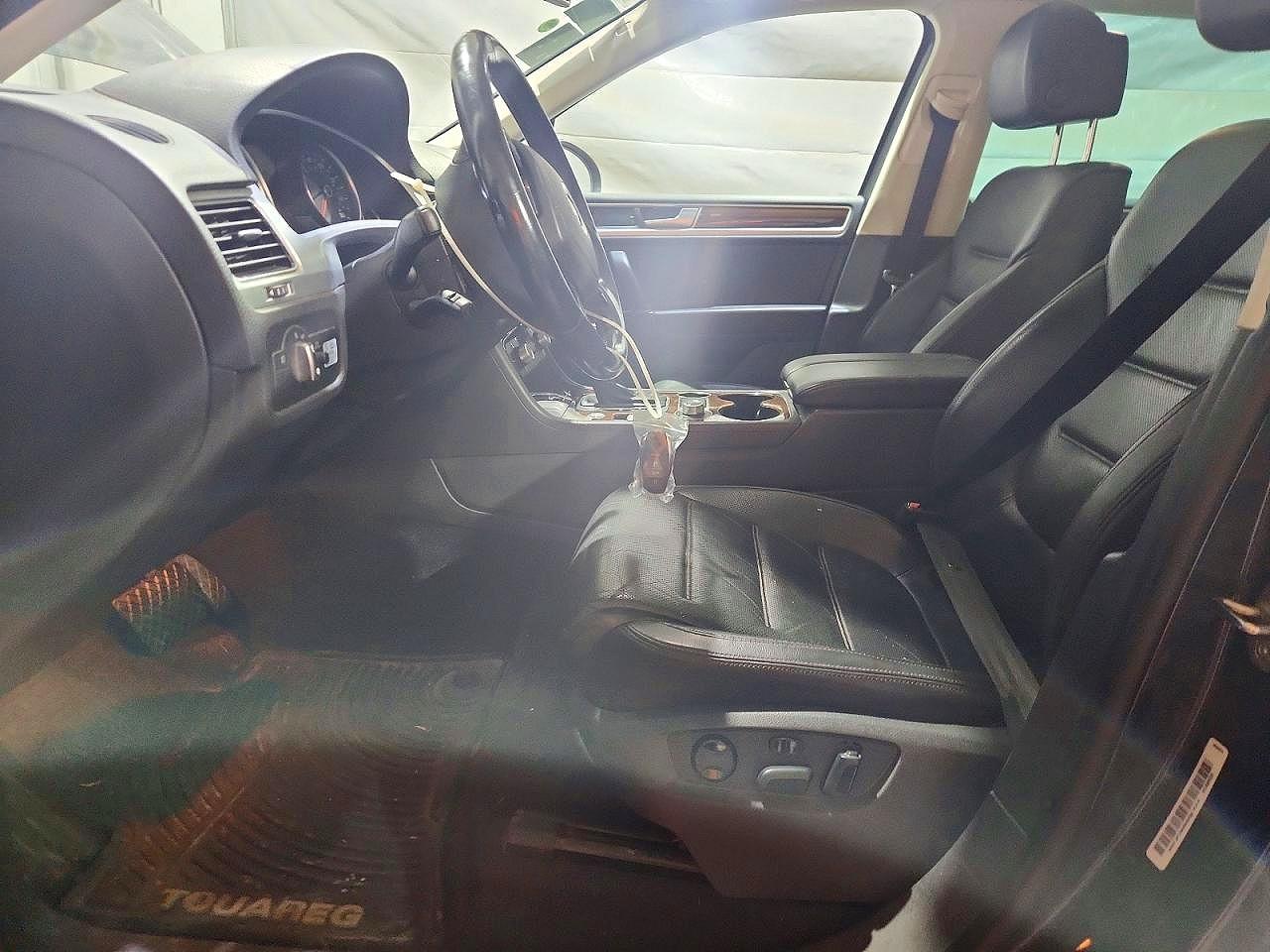 2016 VOLKSWAGEN TOUAREG TD