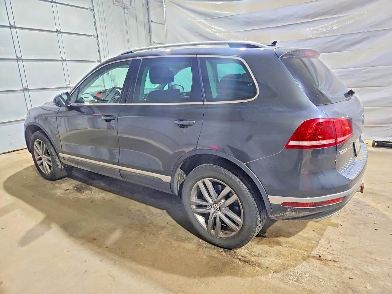 2016 VOLKSWAGEN TOUAREG TD