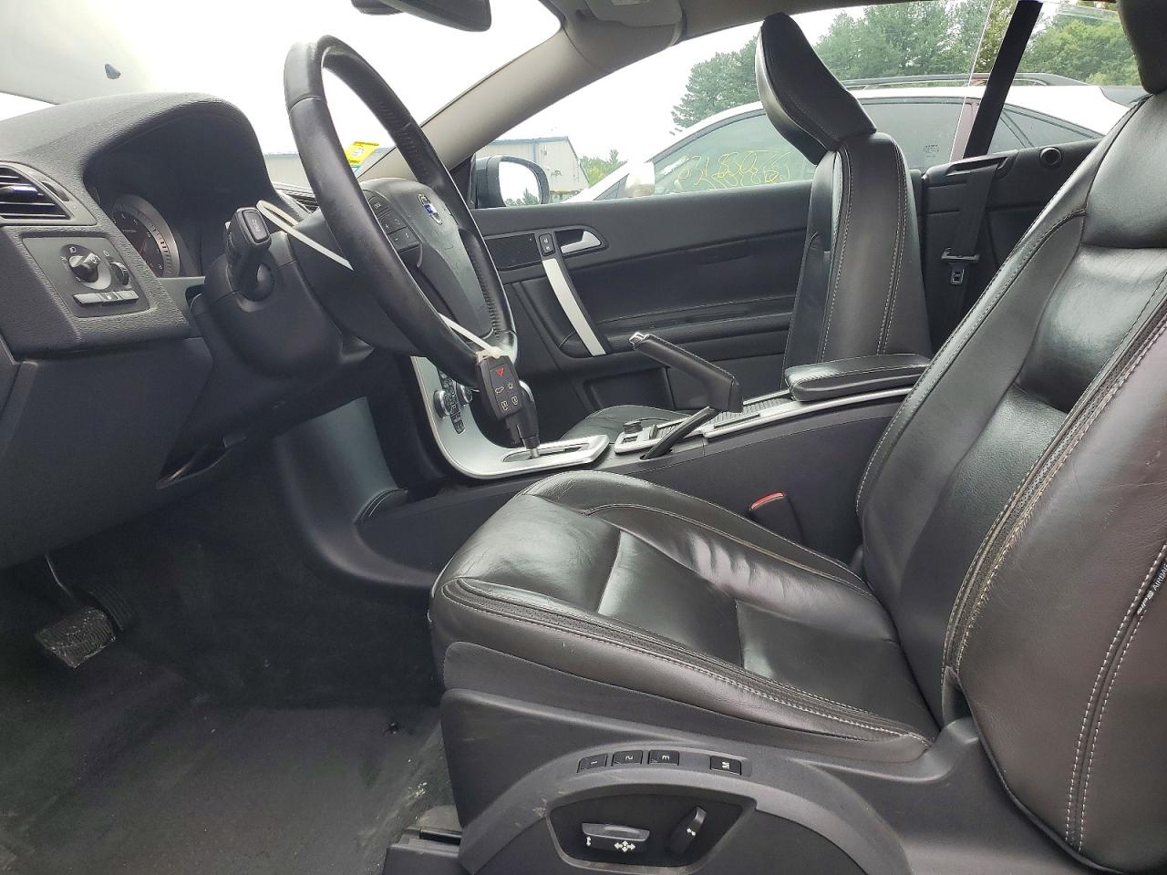 2013 VOLVO C70