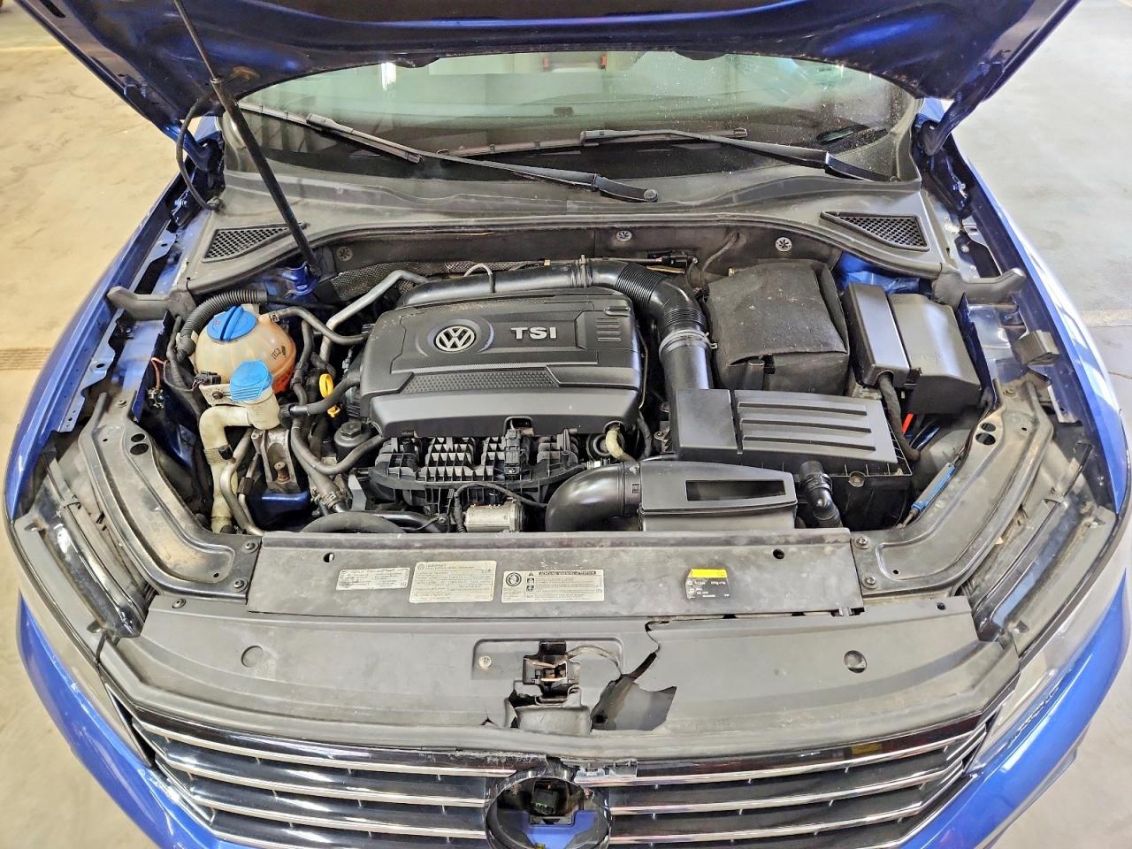 2016 VOLKSWAGEN PASSAT
