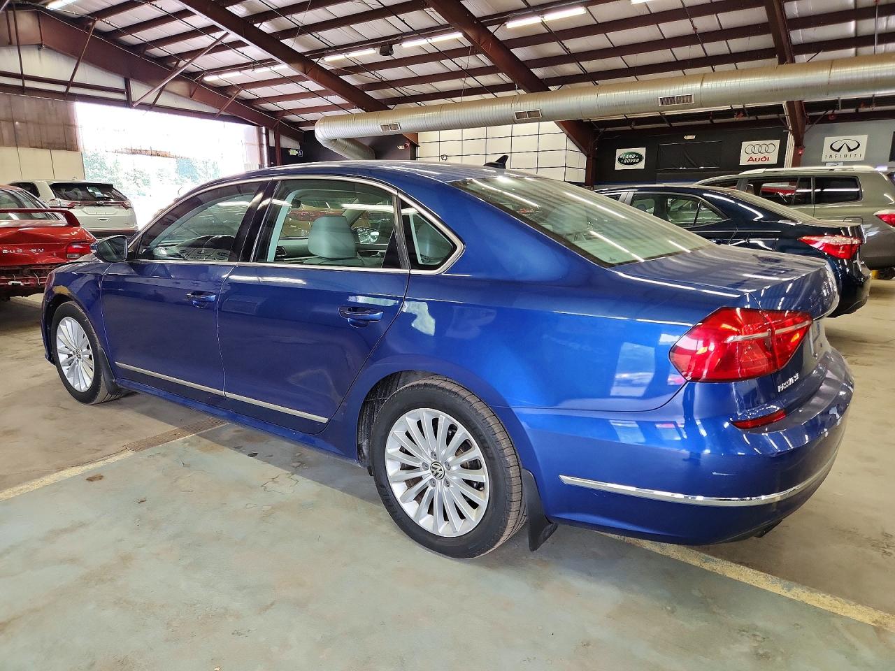 2016 VOLKSWAGEN PASSAT