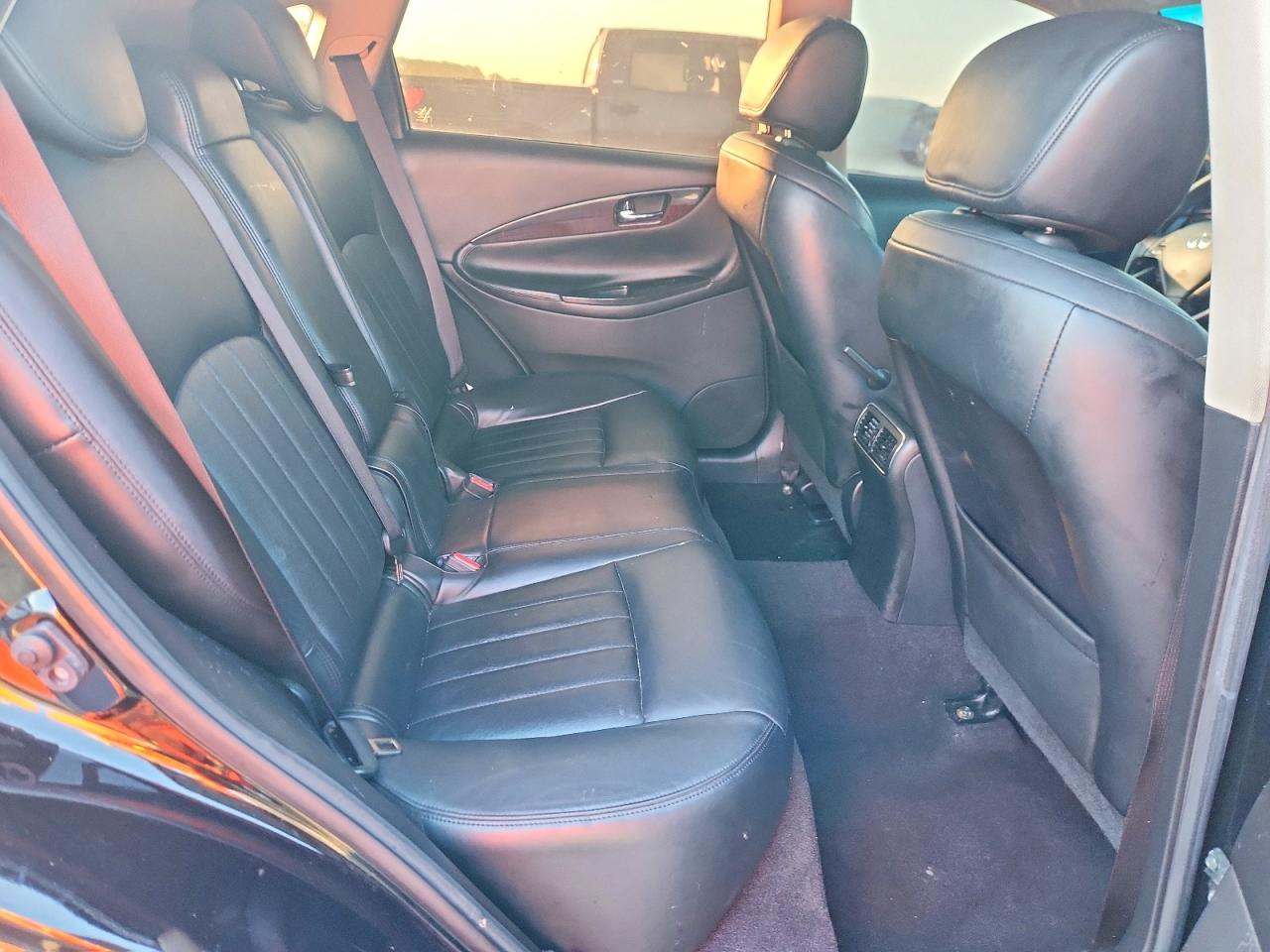 2017 INFINITI QX50 BASE