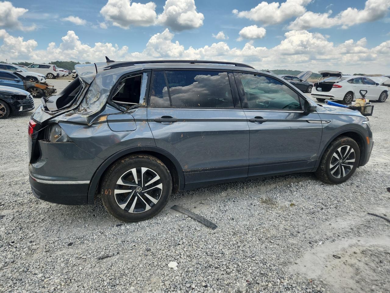 2023 VOLKSWAGEN TIGUAN