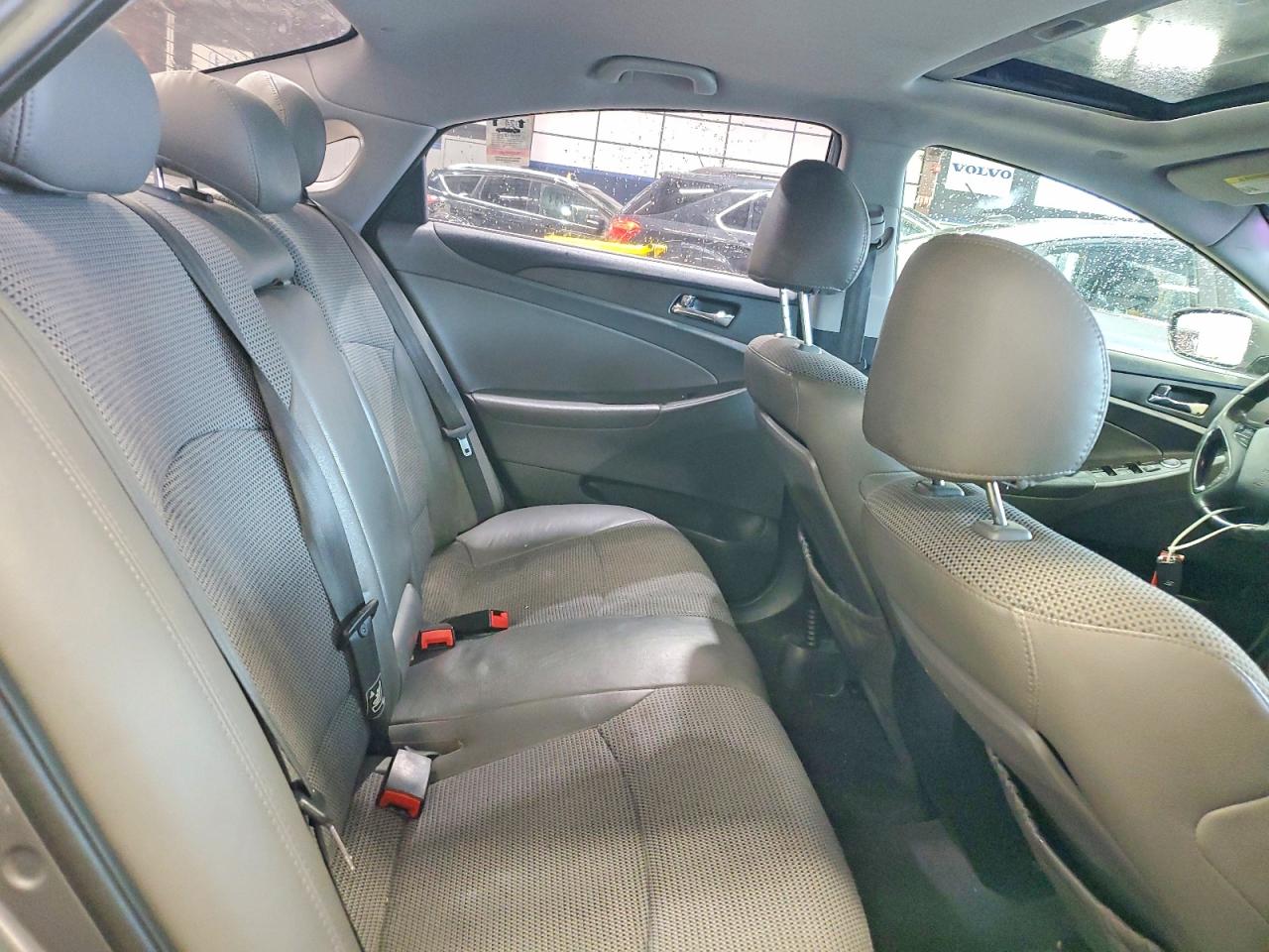 2011 HYUNDAI SONATA
