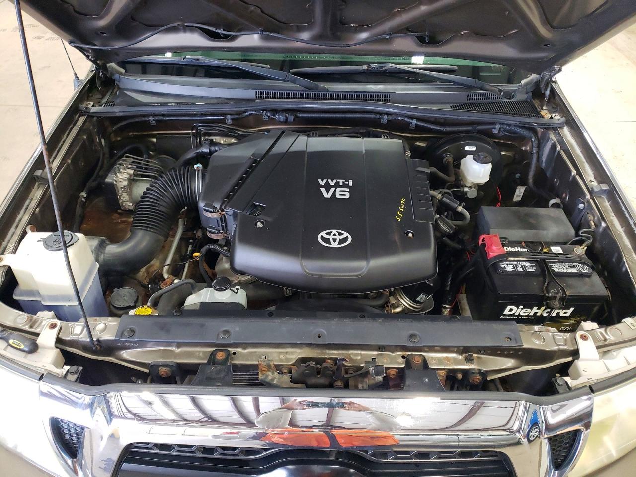 2011 TOYOTA TACOMA