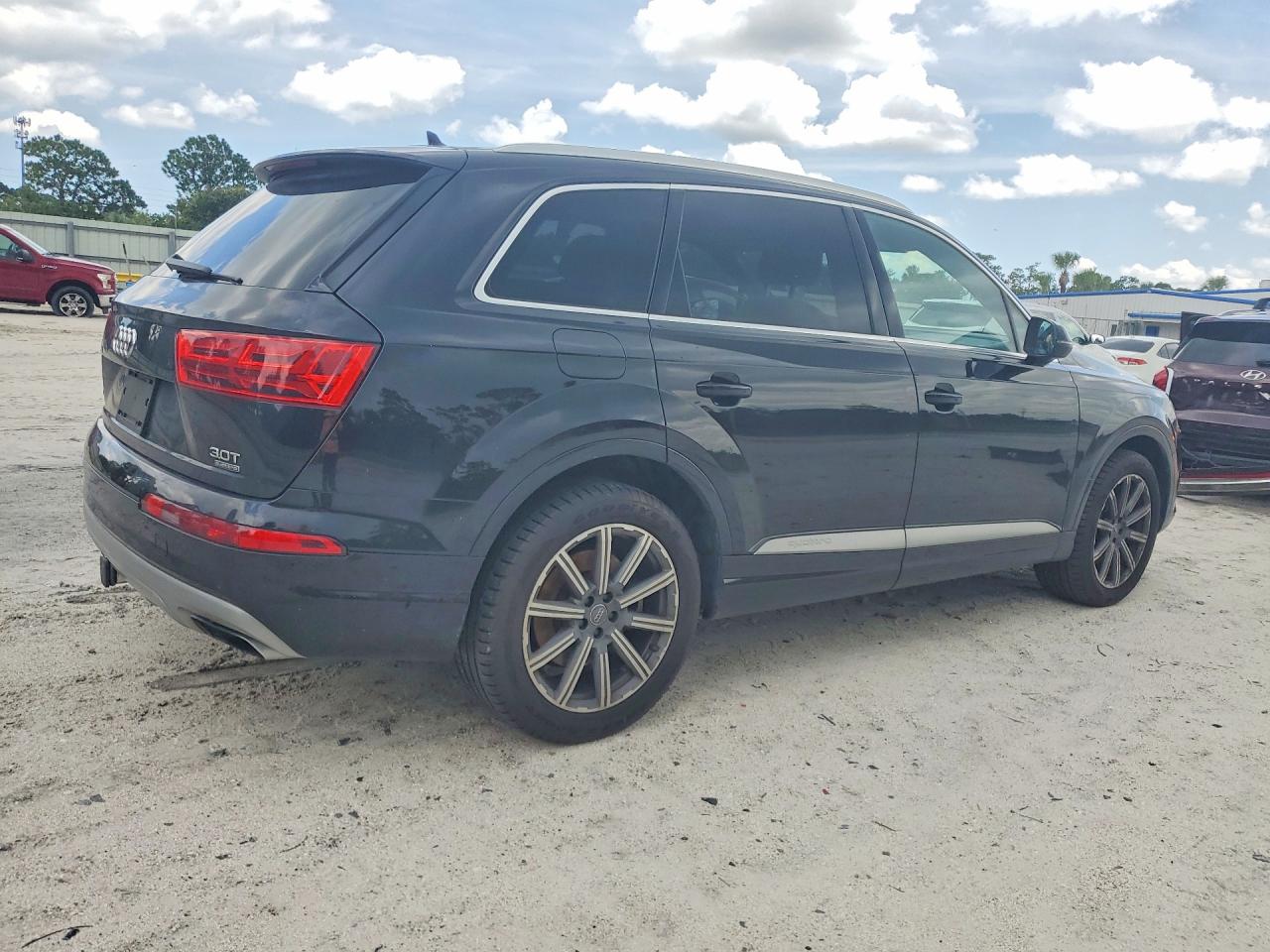2018 AUDI Q7