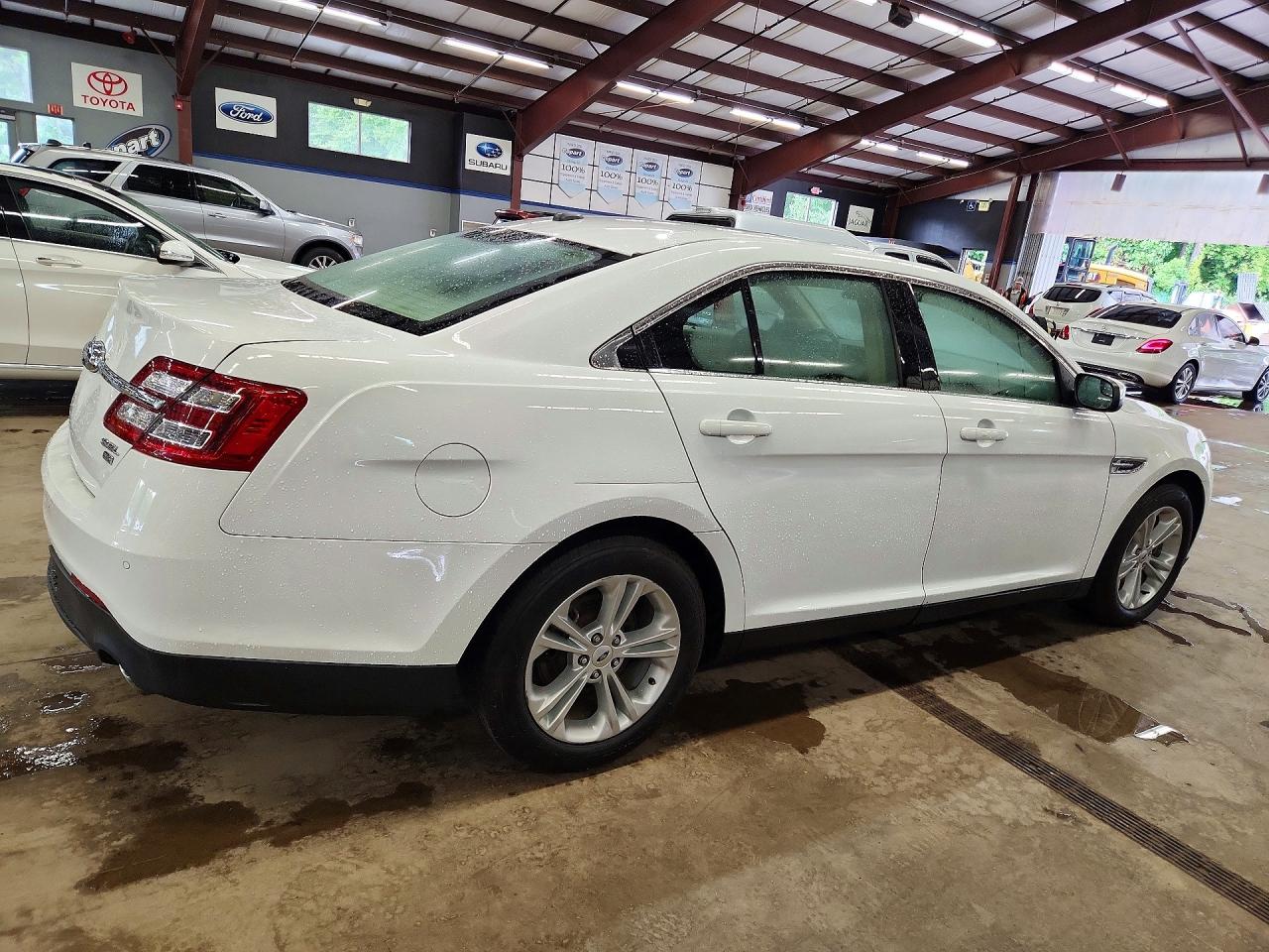 2015 FORD TAURUS