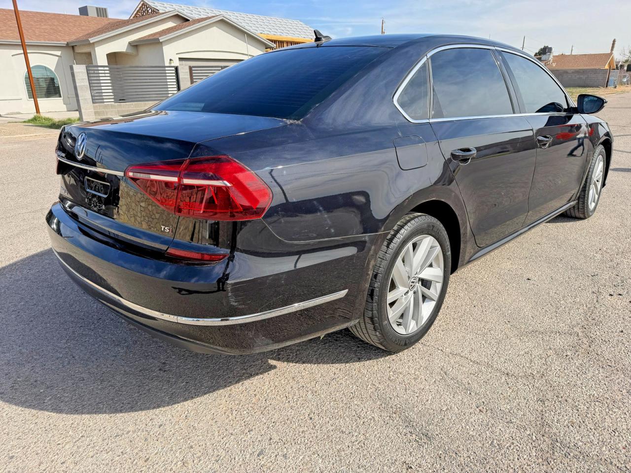 2018 VOLKSWAGEN PASSAT