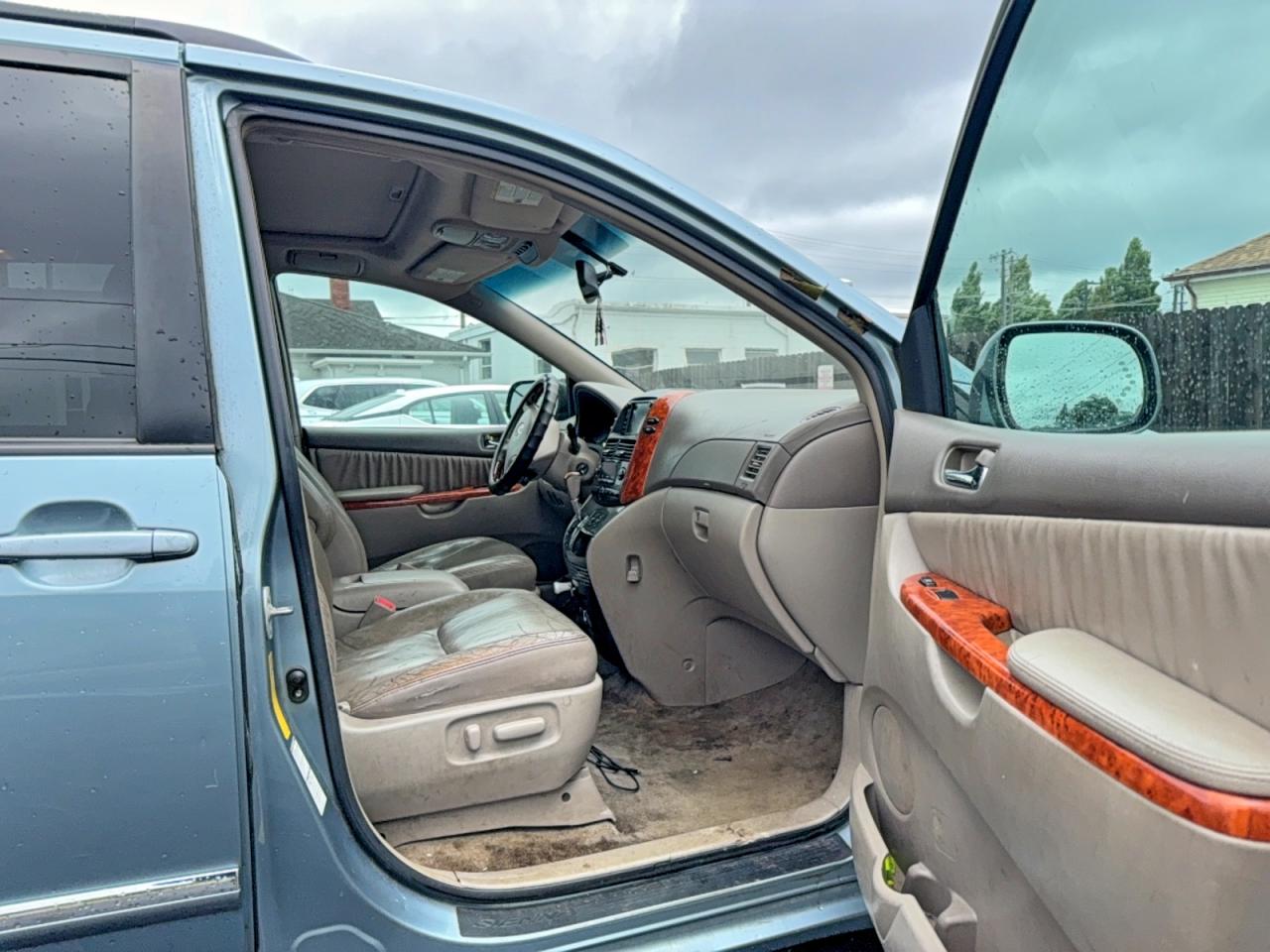 2007 TOYOTA SIENNA