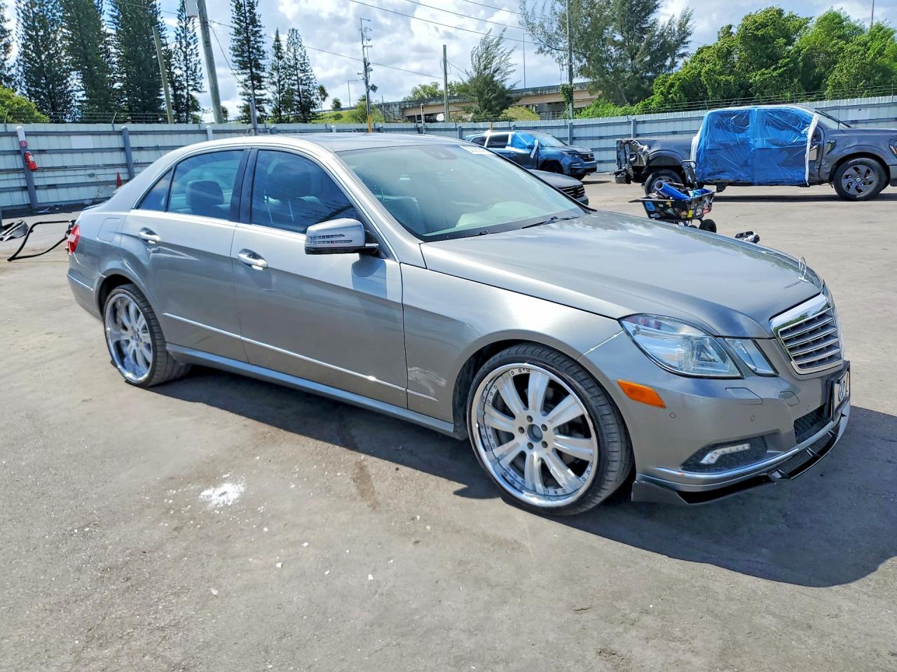 2010 MERCEDES-BENZ E-CLASS