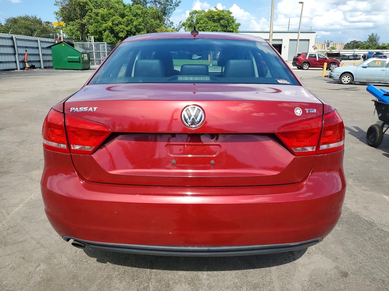 2015 VOLKSWAGEN PASSAT