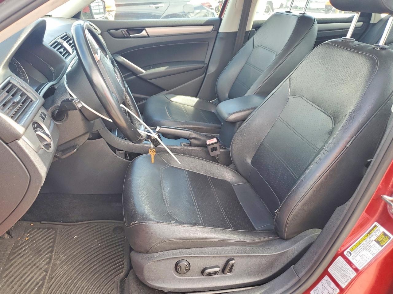 2015 VOLKSWAGEN PASSAT