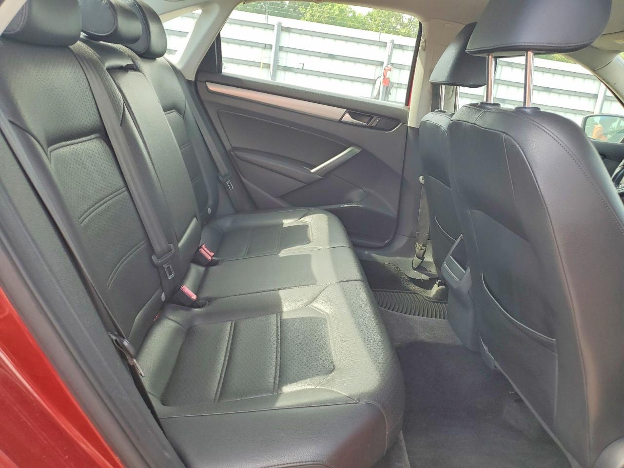 2015 VOLKSWAGEN PASSAT