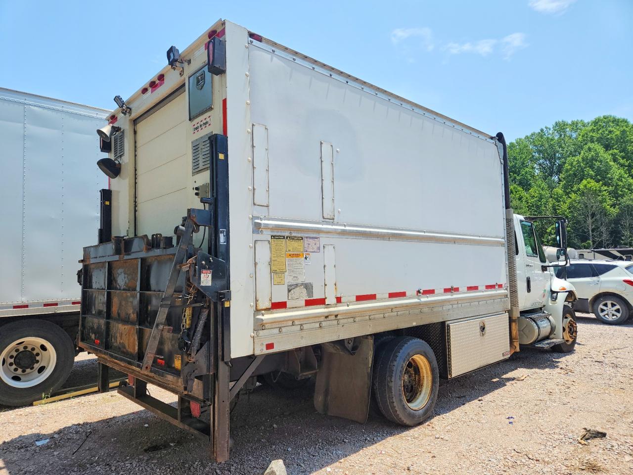 2015 INTERNATIONAL 4000 SERIE