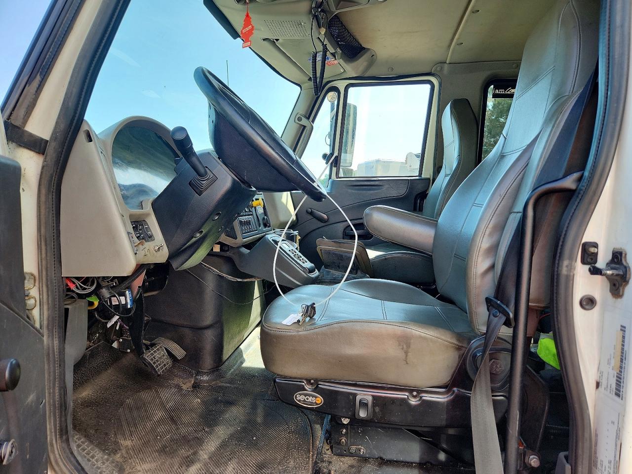 2015 INTERNATIONAL 4000 SERIE
