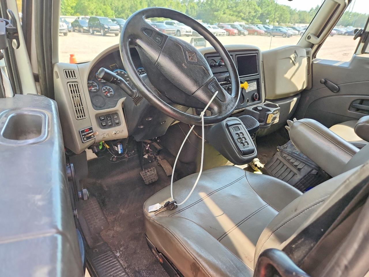 2015 INTERNATIONAL 4000 SERIE