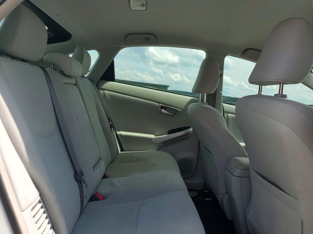 2013 TOYOTA PRIUS