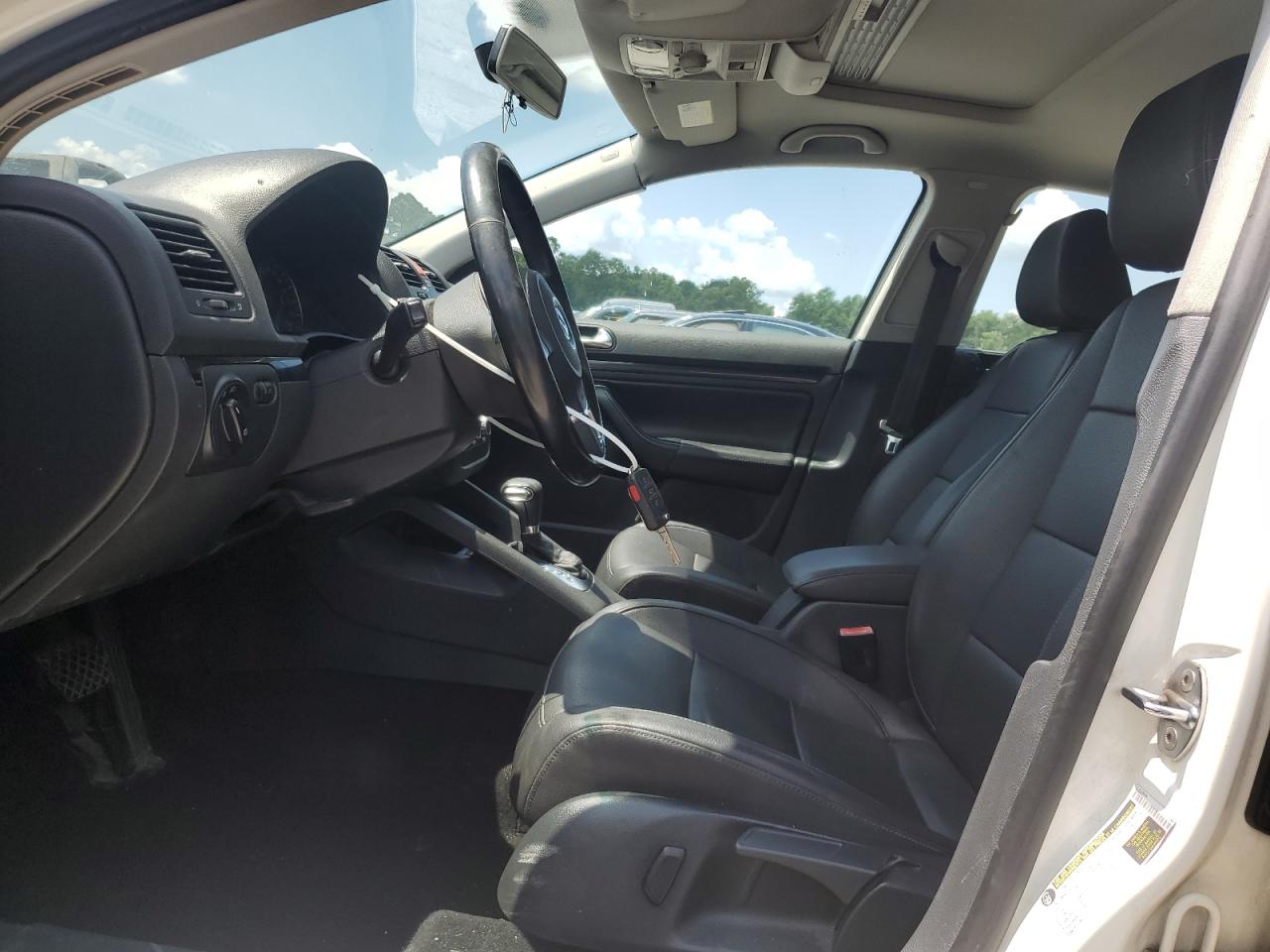 2010 VOLKSWAGEN JETTA