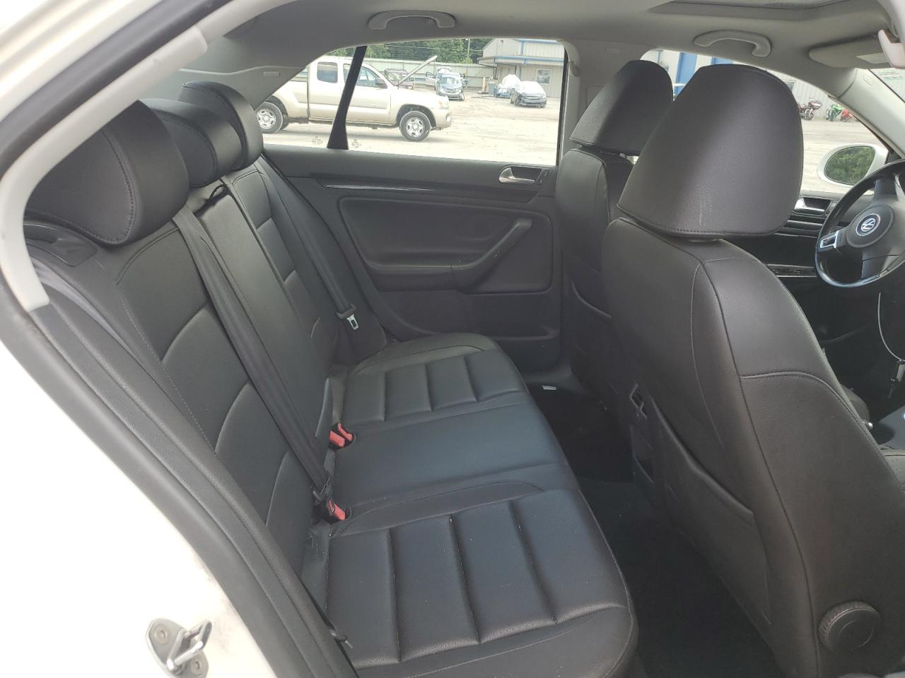 2010 VOLKSWAGEN JETTA