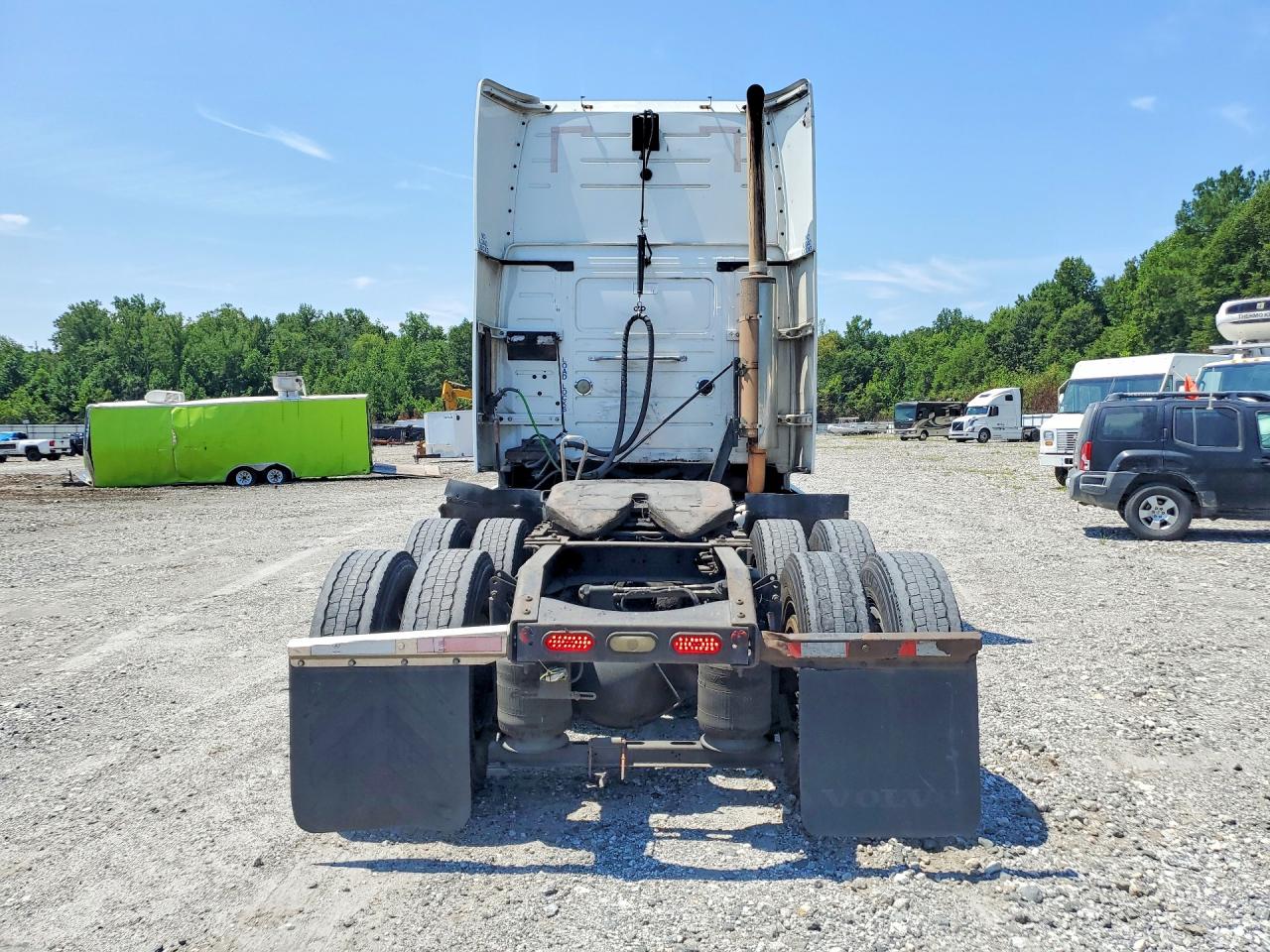 2005 VOLVO VN