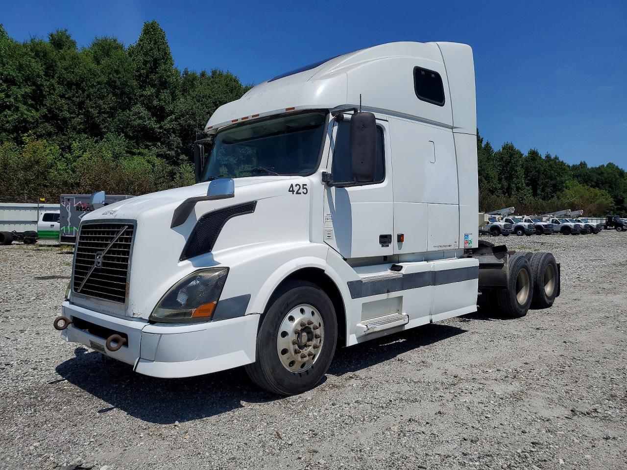 2005 VOLVO VN