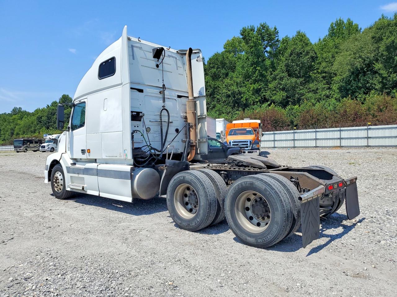 2005 VOLVO VN