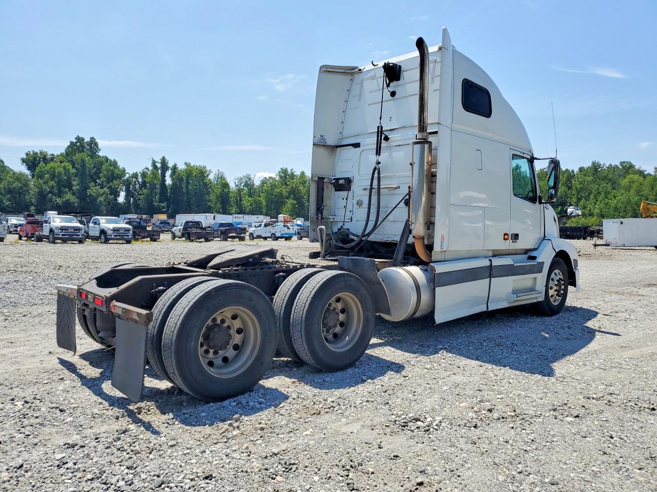 2005 VOLVO VN