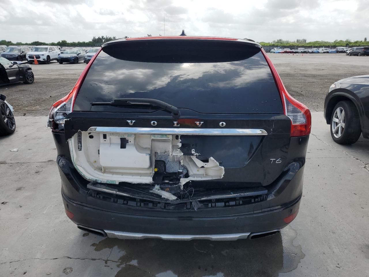 2015 VOLVO XC60