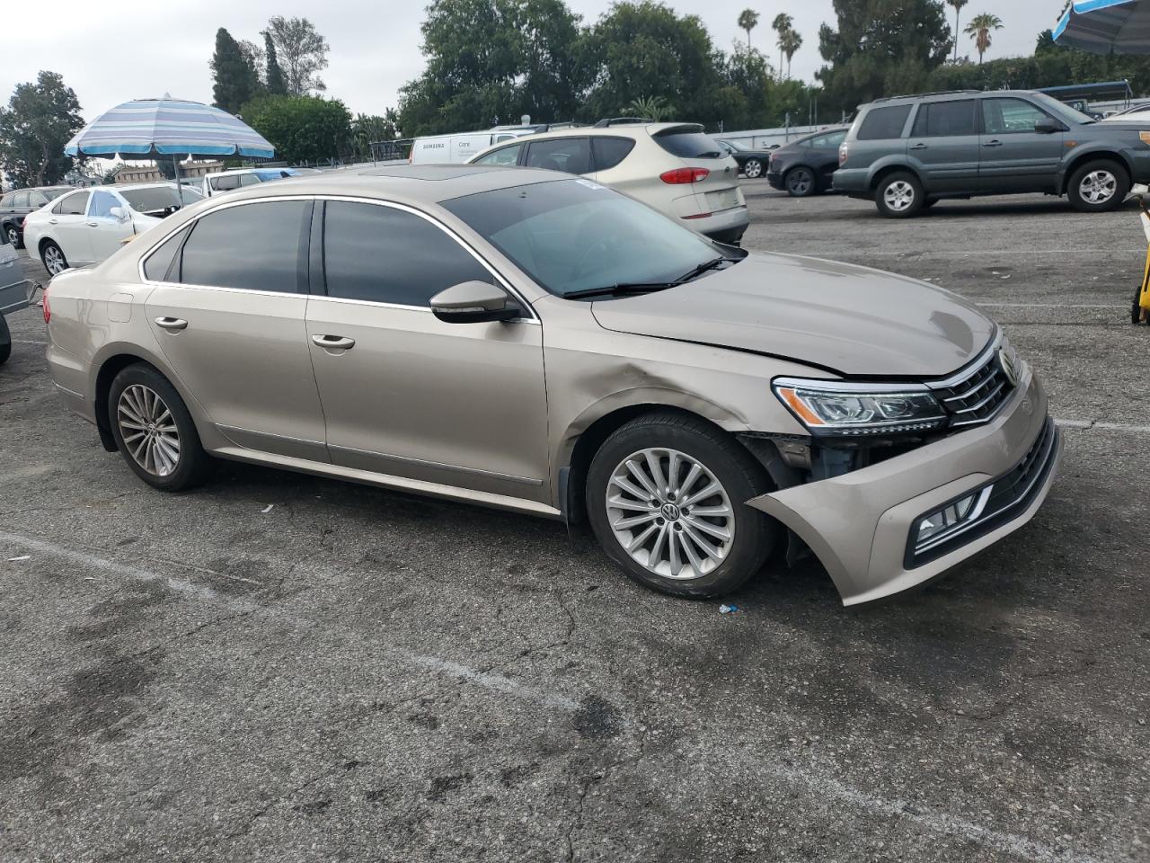 2016 VOLKSWAGEN PASSAT