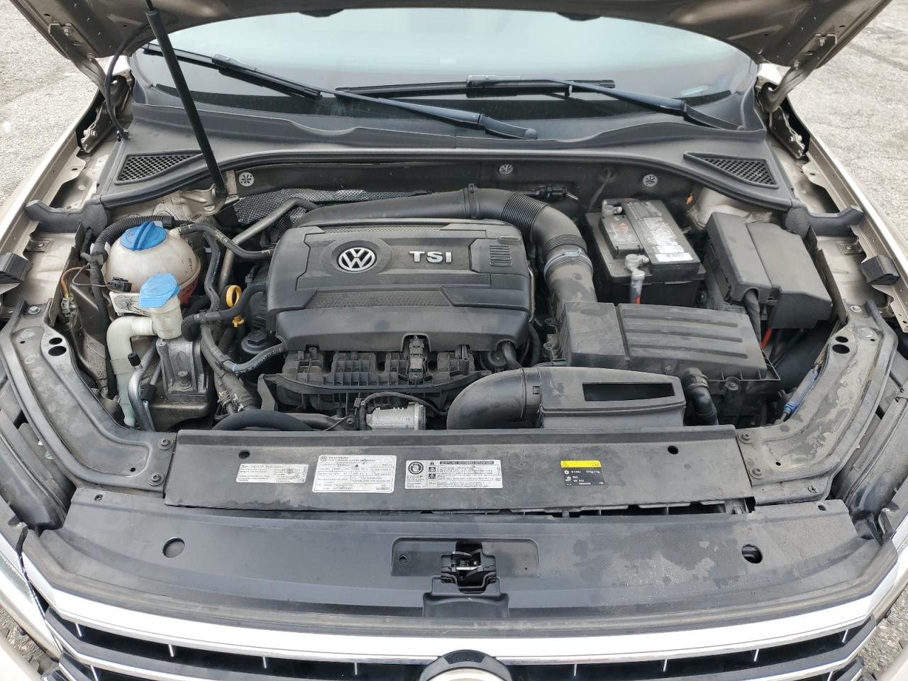 2016 VOLKSWAGEN PASSAT
