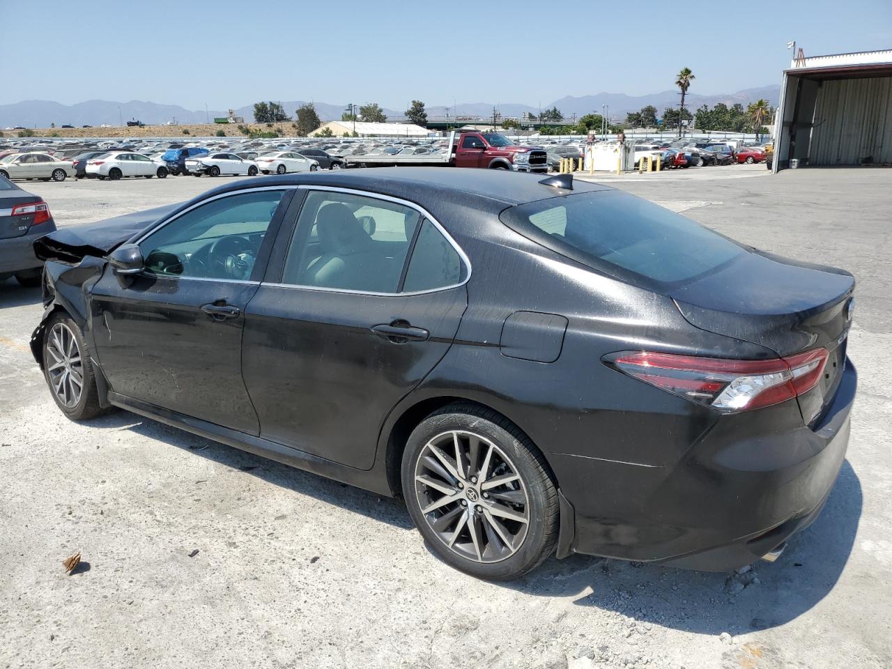 2024 TOYOTA CAMRY