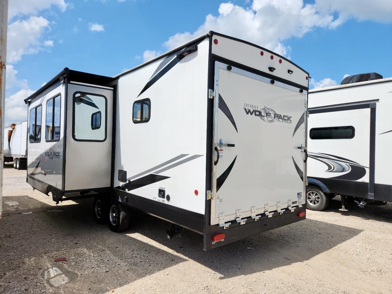 2023 CHEROKEE GREY WOLF